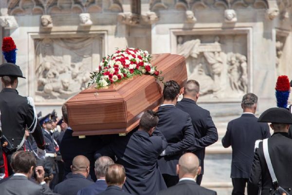 Berlusconi, devlet töreniyle son yolculuğuna uğurlandı