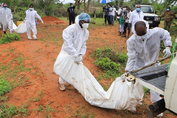 ''Açlık tarikatı'' soruşturmasındaki ceset sayısı yükseliyor