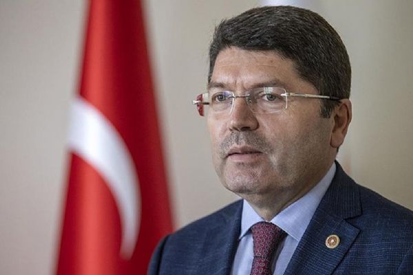 Bakan Tunç: İsviçre'deki provokasyonu şiddetle kınıyorum