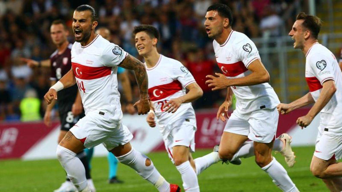 A Milli Takım, Letonya'yı 3-2 yendi, Kuntz'dan kritik açıklamalar