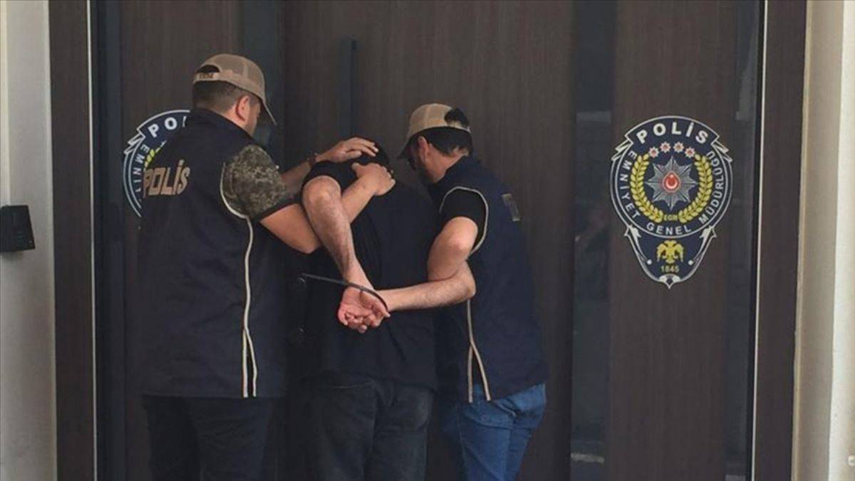 Emniyet'ten çifte operasyon; Firari FETÖ'cüler yakalandı