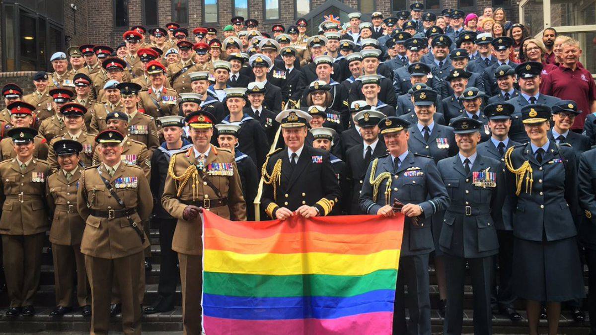 İngiliz ordusunda LGBT dönüşümü: 'Daha az erkeksi olsun'