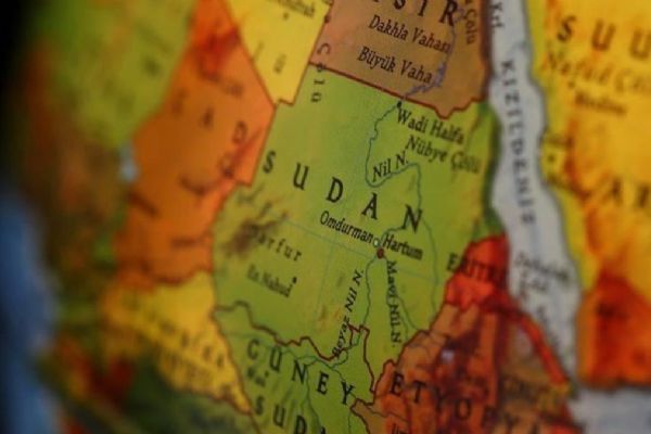 Katar ve Mısır'dan çatışmaların yaşandığı Sudan'a insani yardım