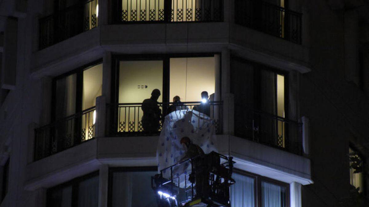 ABD'li turist, İstanbul'da bir otelin balkonunda kendini astı