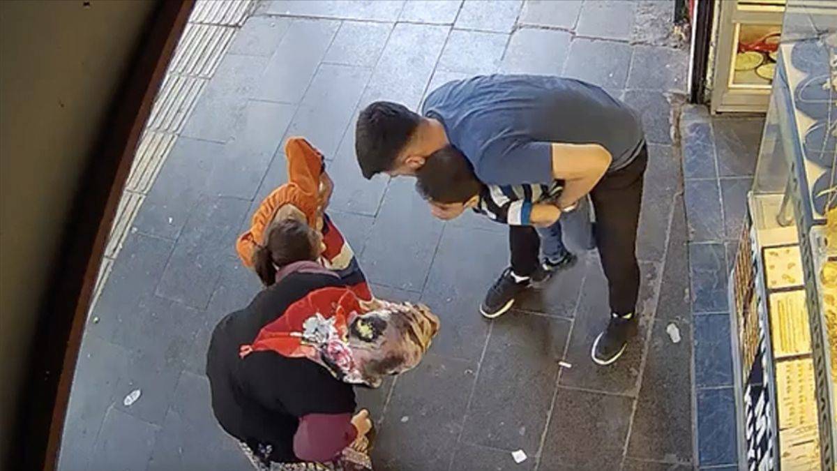Diyarbakırlı esnafın Heimlich manevrası; küçük çocuğu böyle kurtardı