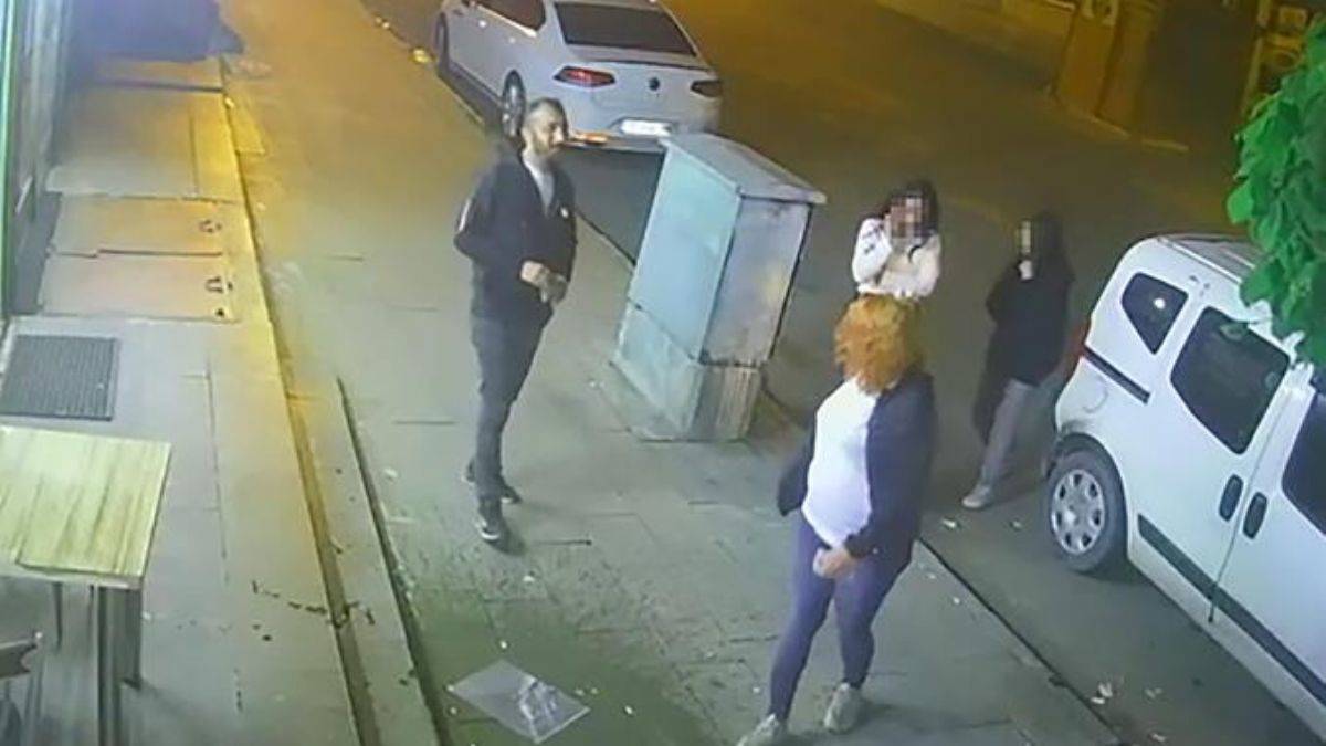 Kız arkadaşına laf atanı bıçaklayarak öldürdü