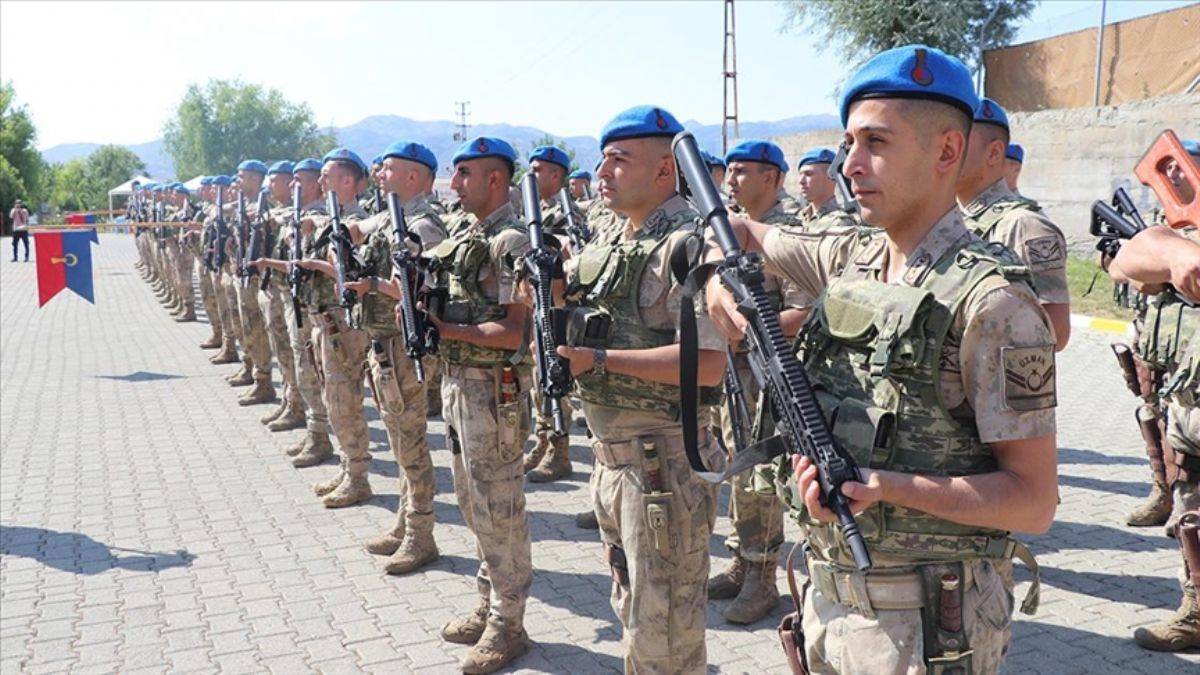 Elazığ'da komandolar dualarla Suriye'ye gönderildi