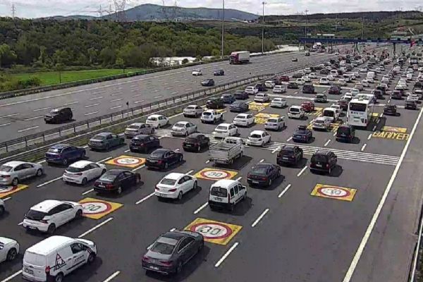 Kuzey Marmara Otoyolu'nda Kurban Bayramı yoğunluğu yaşanıyor