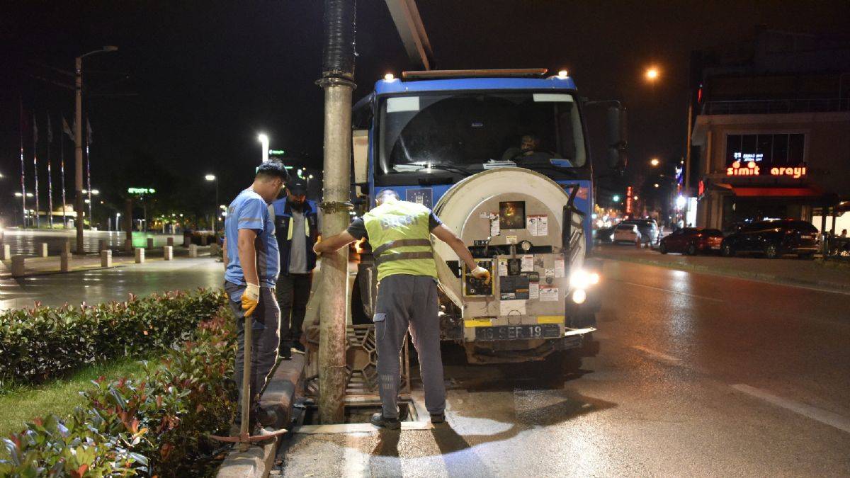 Şehir uykuda, BUSKİ iş başında