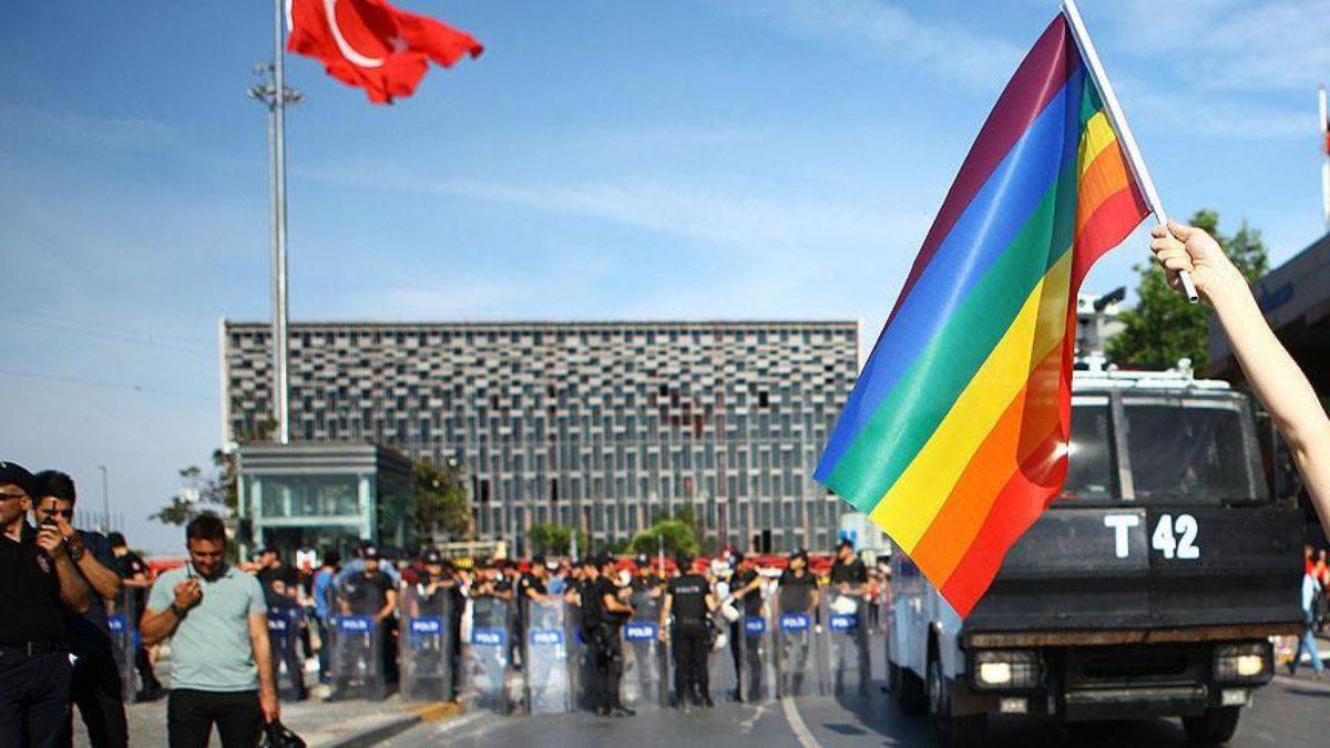 İstanbul'daki avukatlardan LGBT tepkisi
