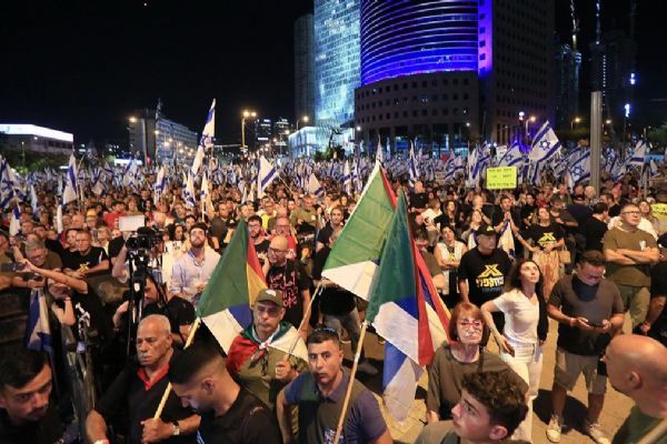 İsrailliler, tartışmalı yargı düzenlemesine karşı tekrar meydanlara indi
