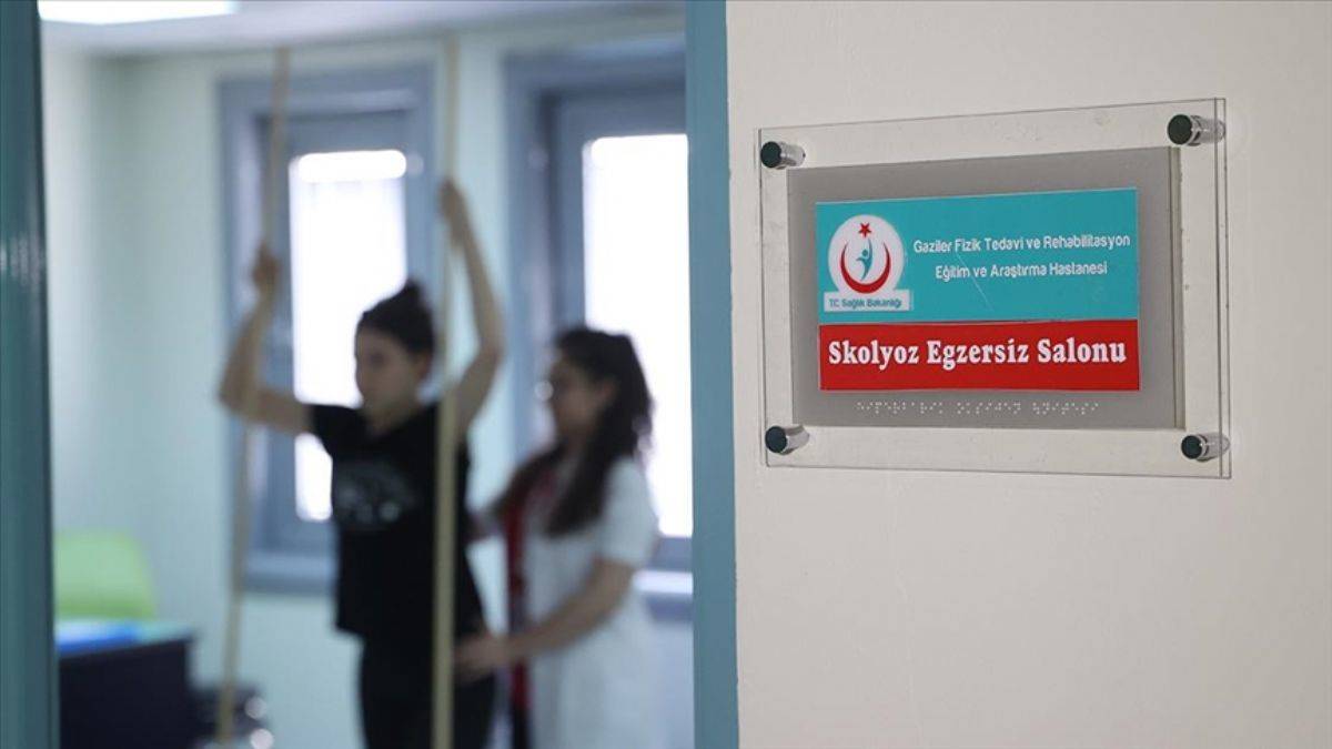 Skolyoz hastaları için 'omurga eğriliği' tedavi ünitesi açıldı