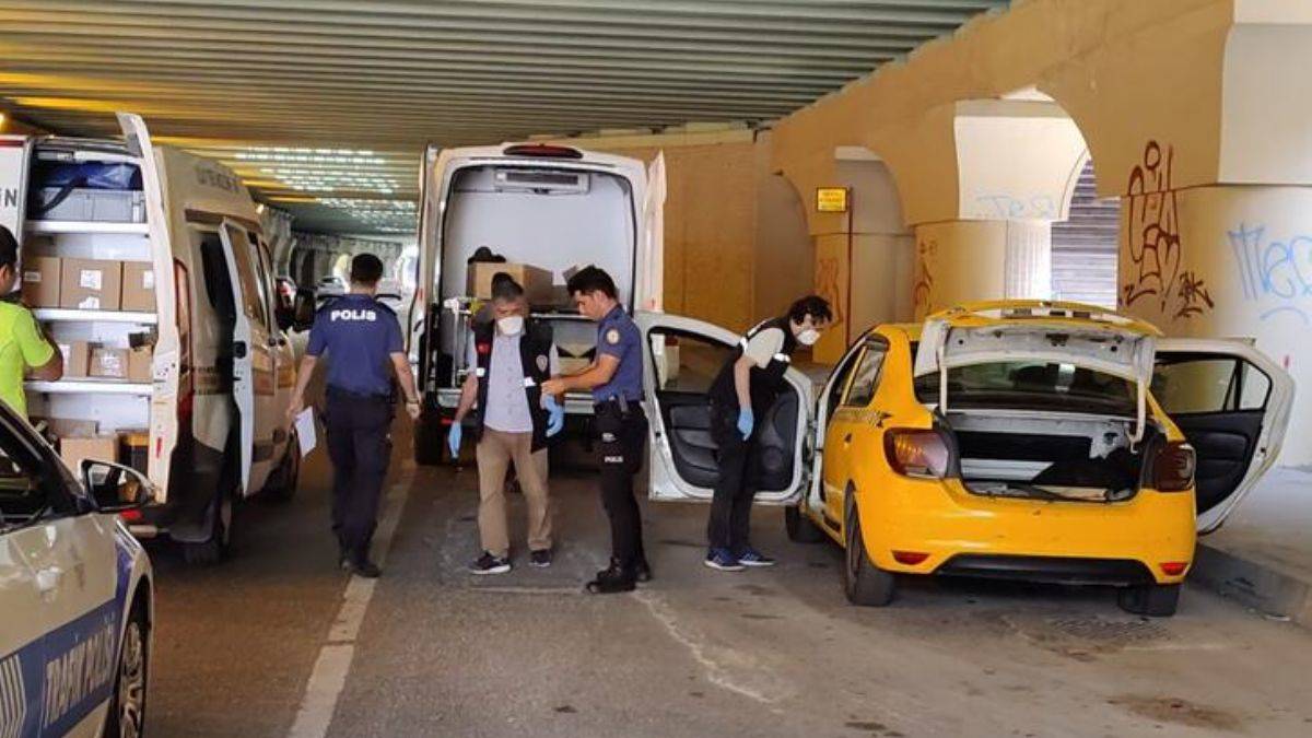 Taksi şoförü aracında ölü bulundu