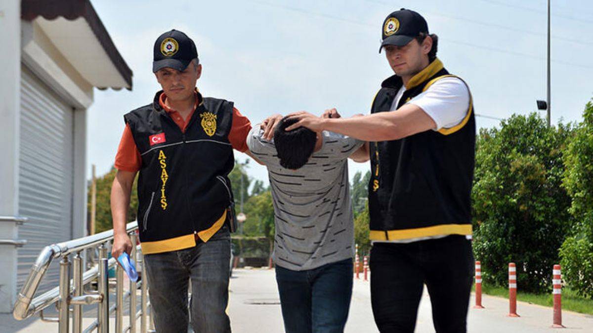 Darbedildiği sokağa silahla döndü, bir çocuğu öldürdü