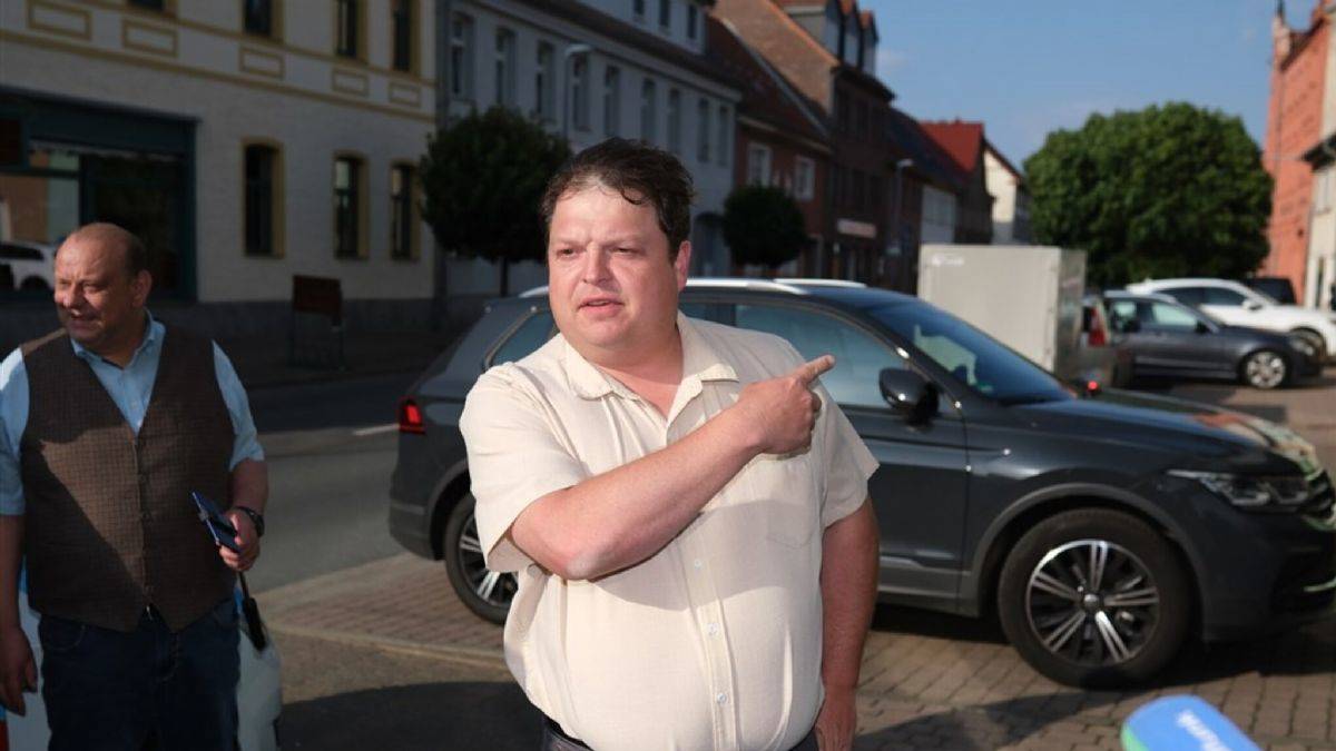 Almanya'da ırkçı partiden ilk belediye başkanı