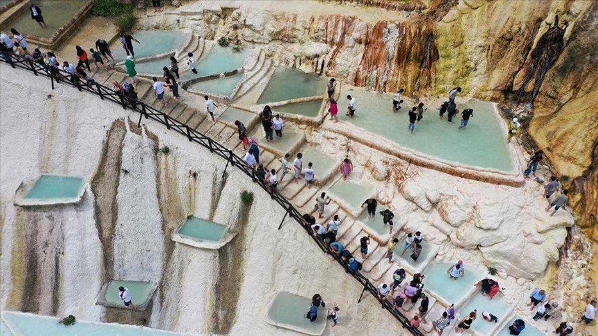 Pamukkale havasında Göksu travertenleri