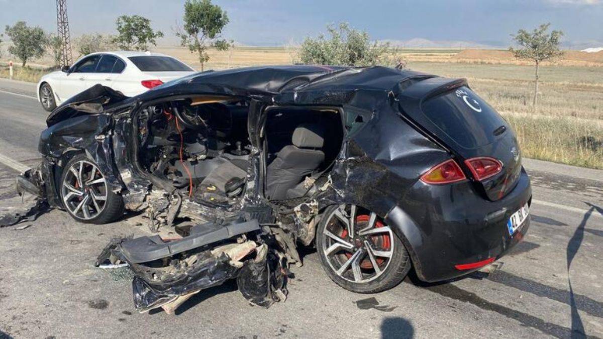 Çarpışan iki araç da takla attı: 1 ölü, 1 yaralı