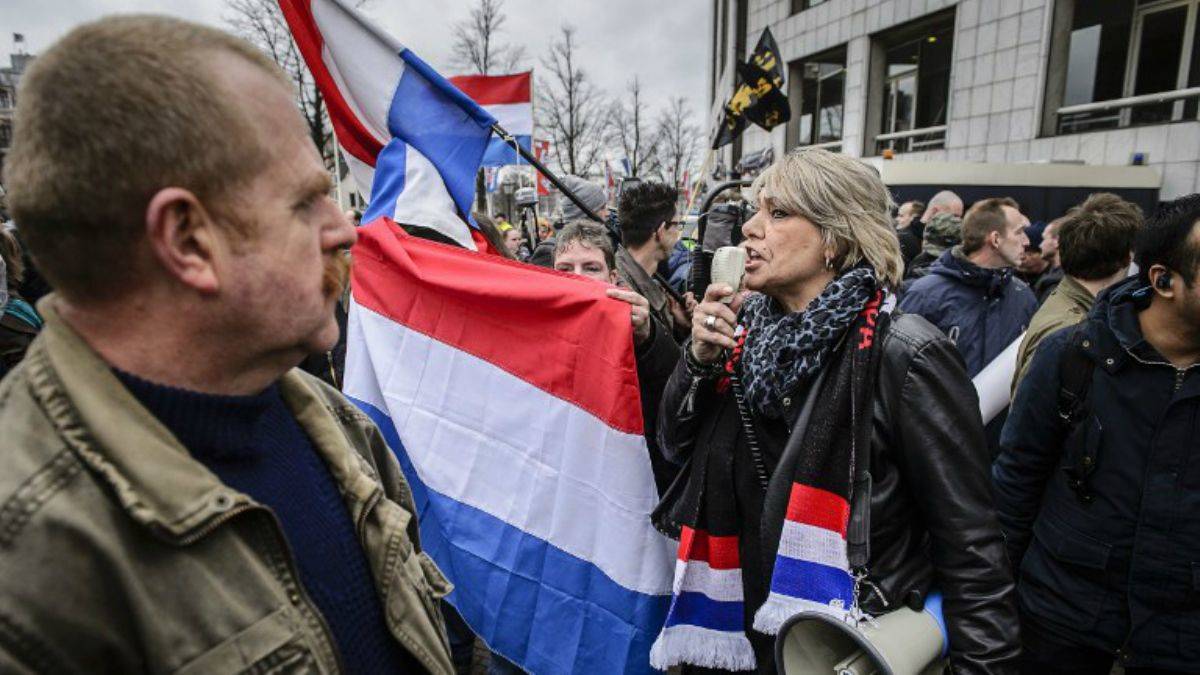 Göçmen meselesi hükümet düşürdü