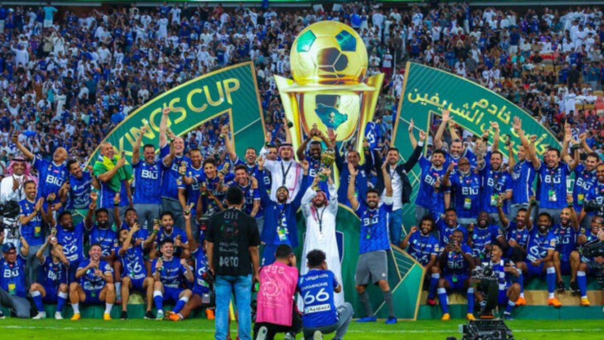 Suudi Arabistan futbol piyasasını alt üst etti