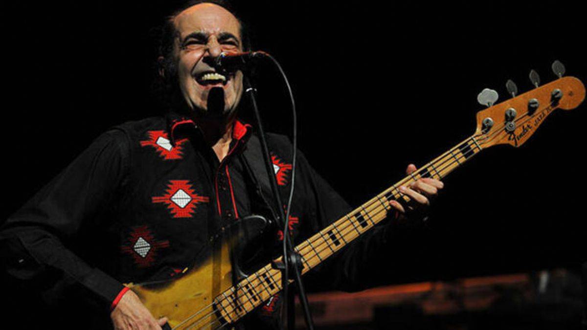 Özkan Uğur hayatını kaybetti