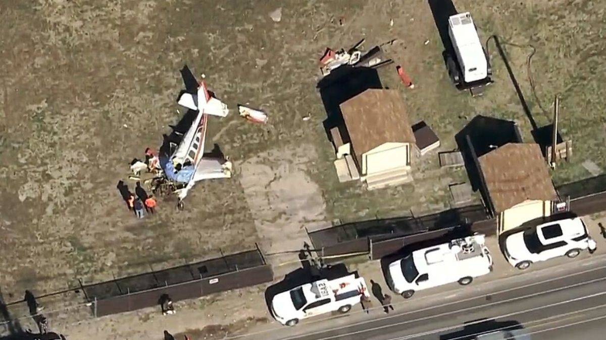 ABD'de uçak düştü: 6 ölü