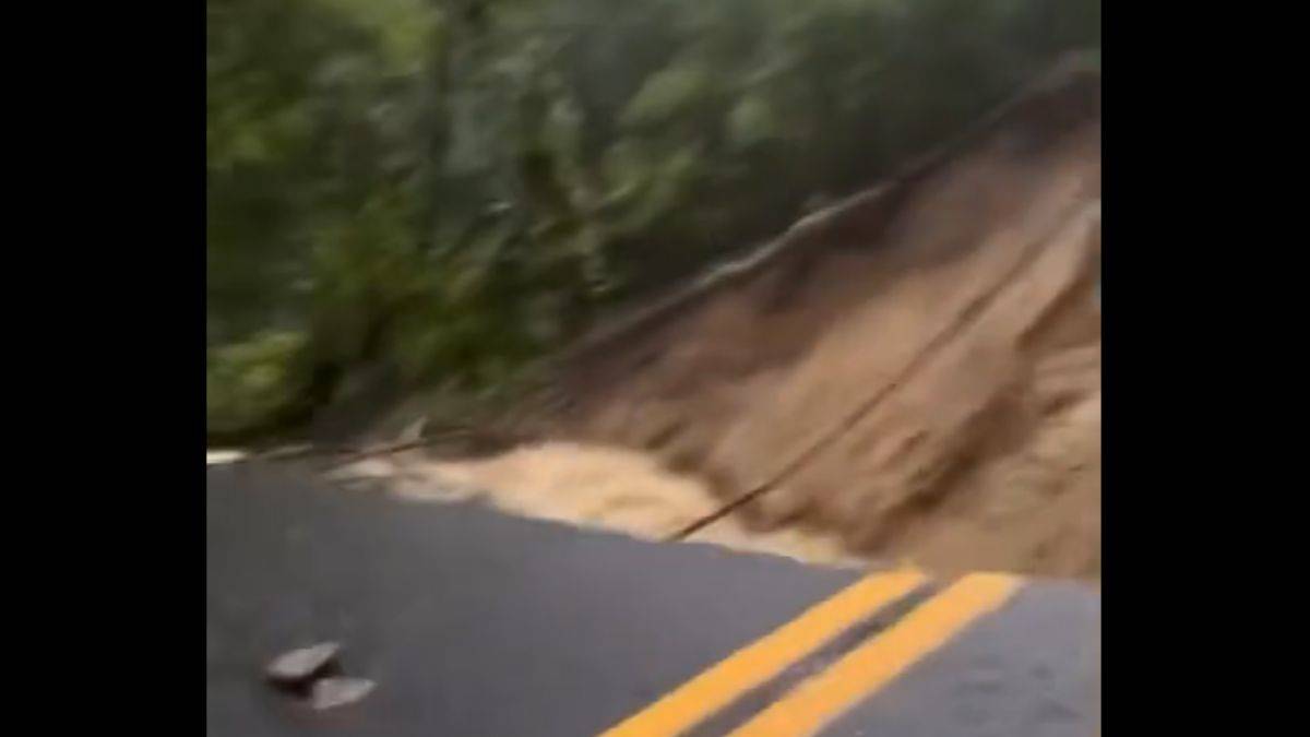 New York'ta sel yol yuttu; kayıplar aranıyor