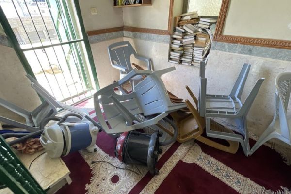 İşgalci İsrail güçleri, 3 Filistinliyi gözaltına aldı