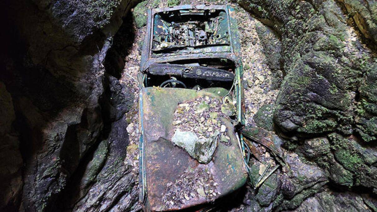 Mağarada bulunan Murat 124, Konya plakalı çıktı