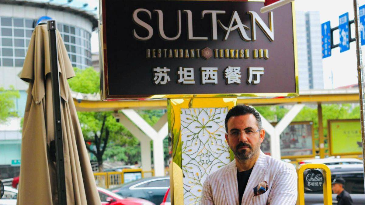 Özcan Sezer: Türk Yemek Kültürünü Çin'de Başarıyla Tanıtan Girişimci