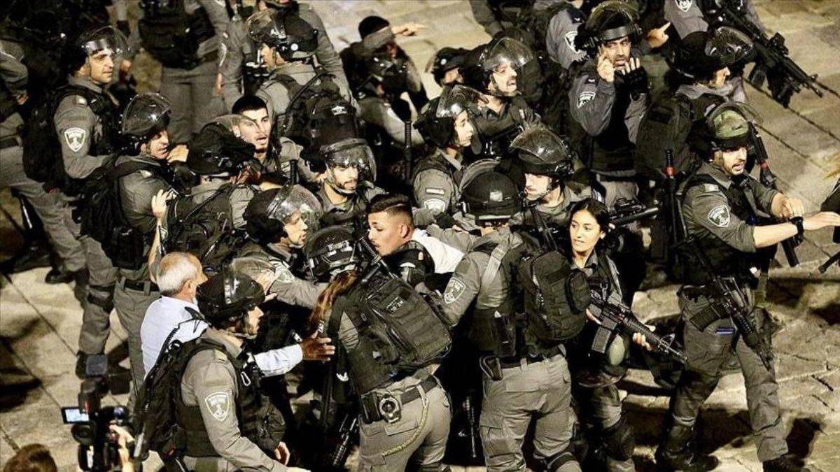 Fransa'da 7 polise gözaltı