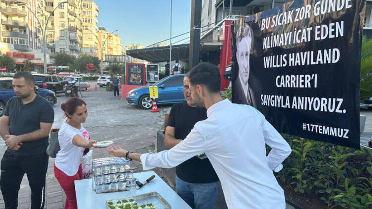 Klimayı icat eden adam için tatlı dağıttılar