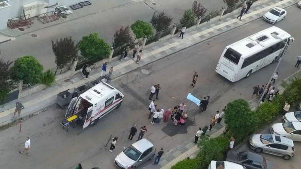 Otomobilden inen Zeynep otobüsün altında kalarak can verdi