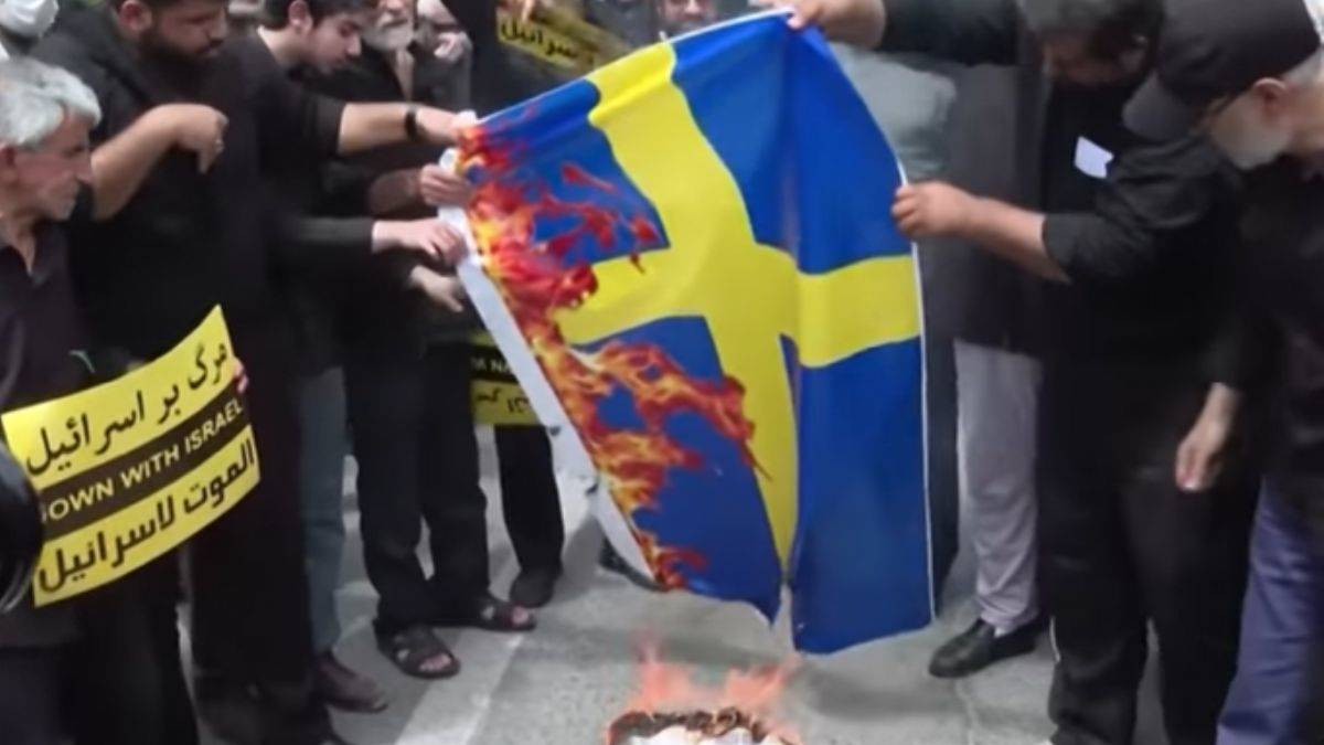 İslam ülkeleri Kur'an için meydanlarda