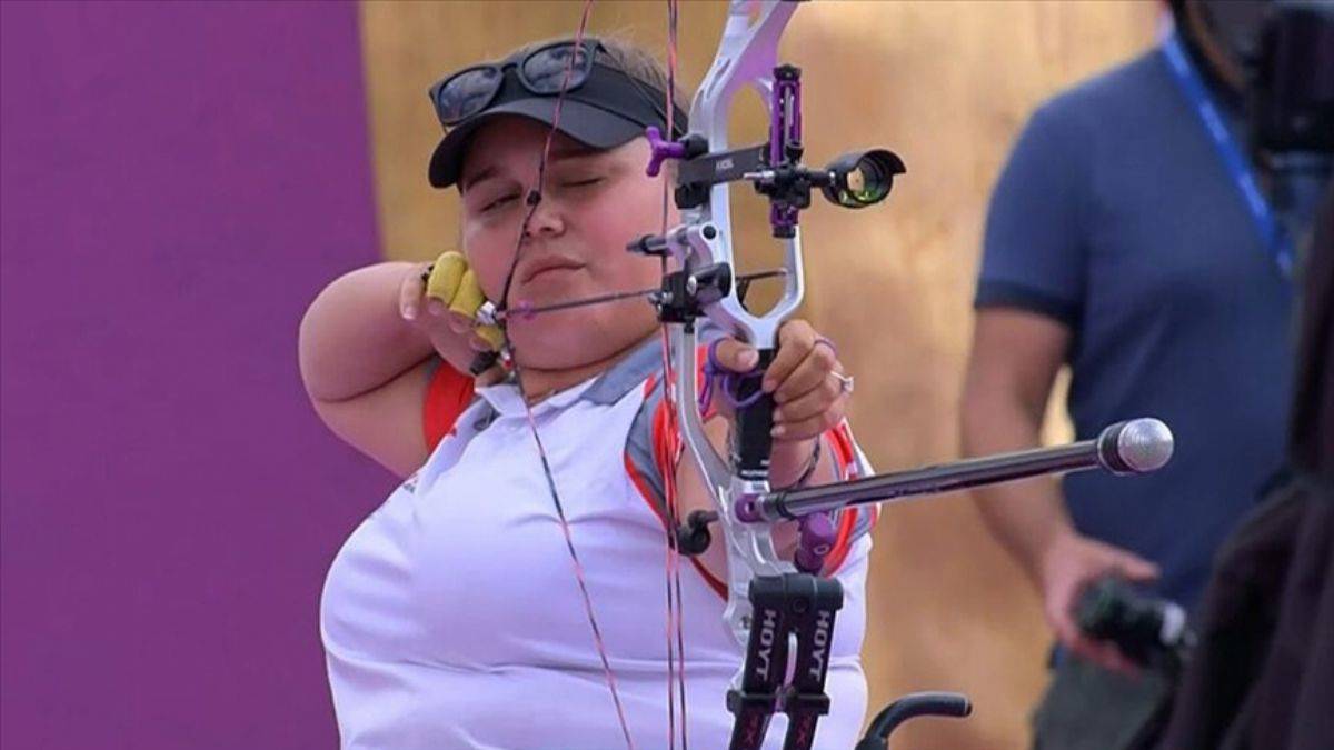 Öznur Cüre Girdi, dünya şampiyonu oldu