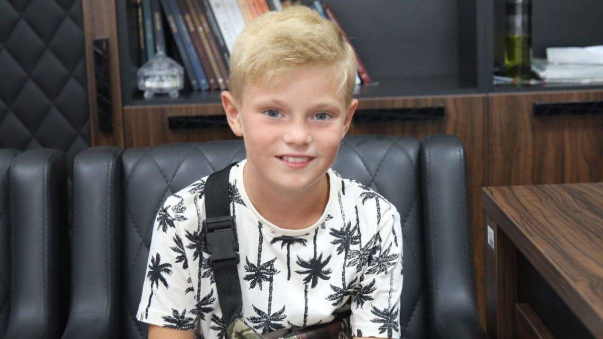 10 yaşında Müslüman oldu