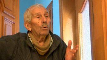 Kiracısının kapısını baltayla kıran ev sahibine hapis cezası