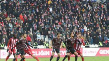 Şenol Güneş: Şampiyonluk yarışında büyük yara aldık