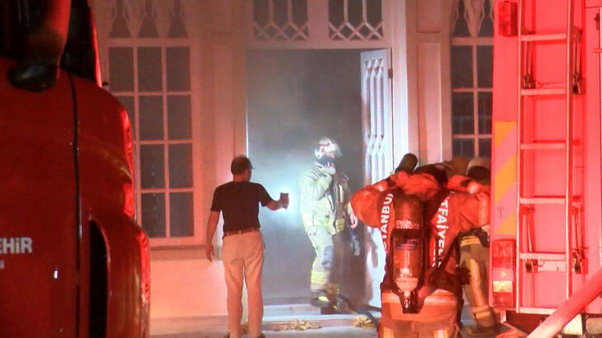 Tarihi Yıldız Hamidiye Camii'nde yangın