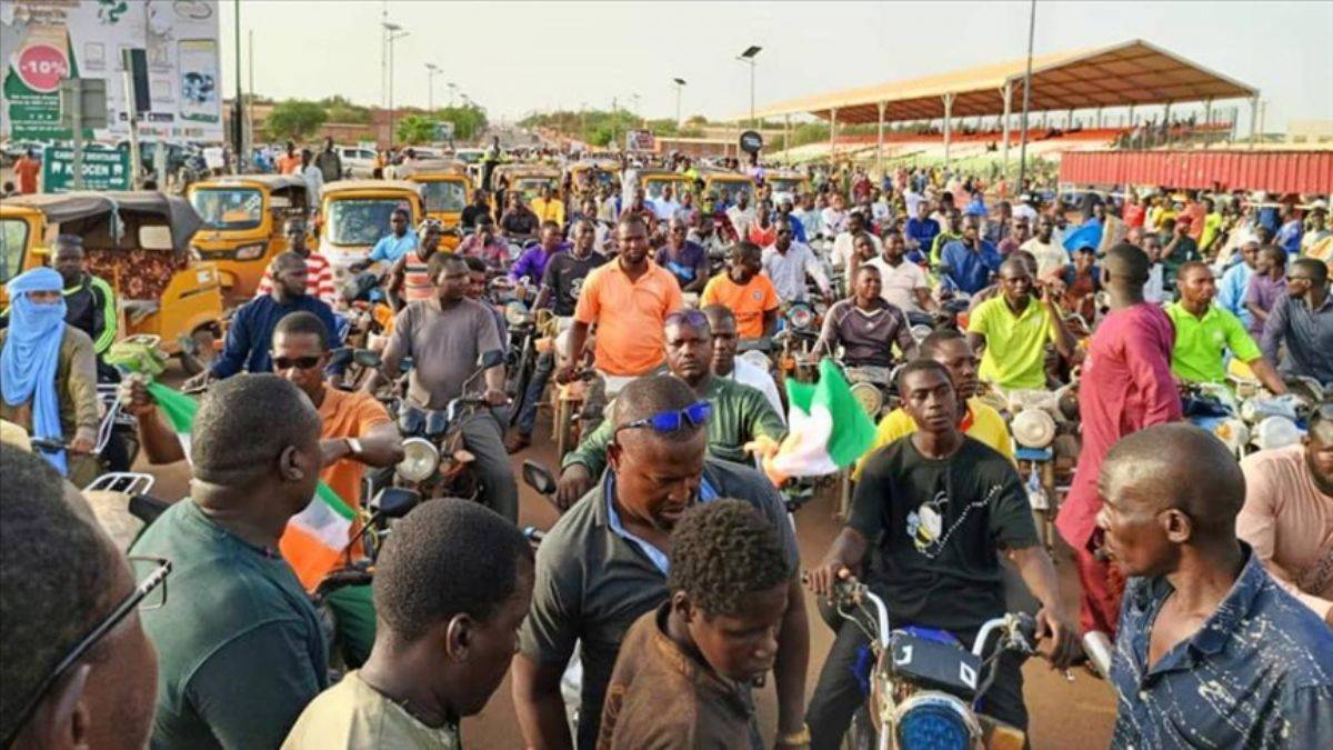 Nijer ordusundan darbecilere destek açıklaması