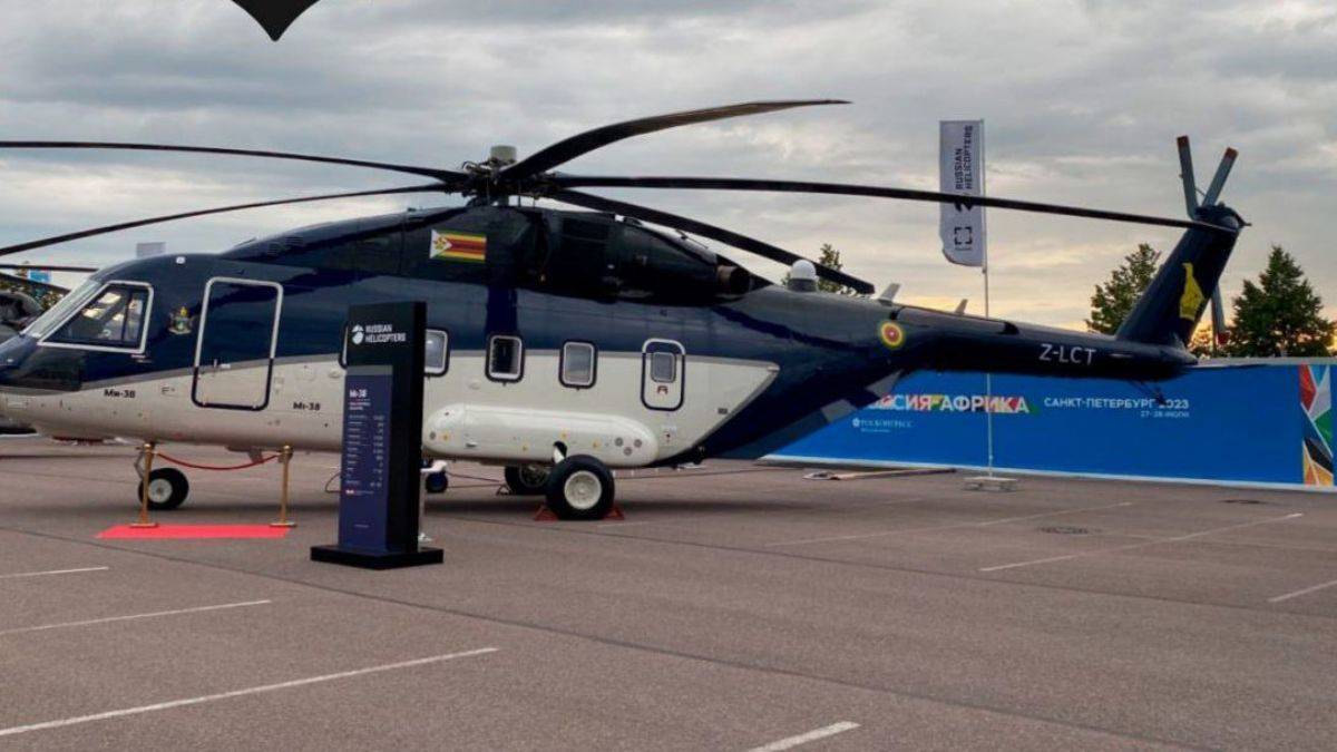 Putin'den Zimbabve liderine helikopter hediyesi