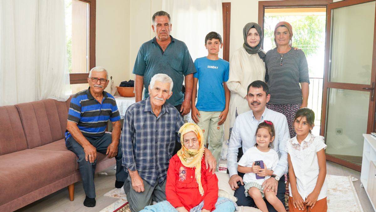 Murat Kurum yangında evi hasar gören çifti unutmadı