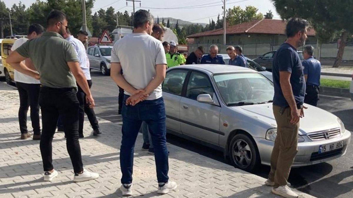 'Dur' ihtarına uymayıp 2 polisi yaralayan sürücüye 33 bin lira ceza