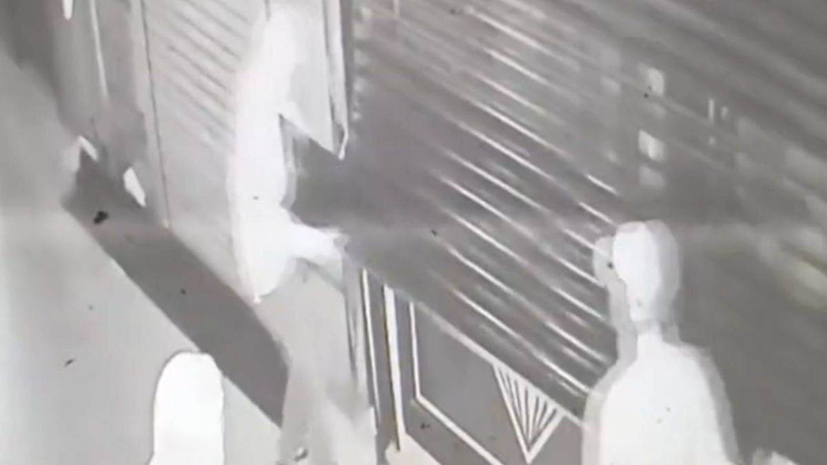 Kuyumcuyu soymak için 12 dakika uğraştılar