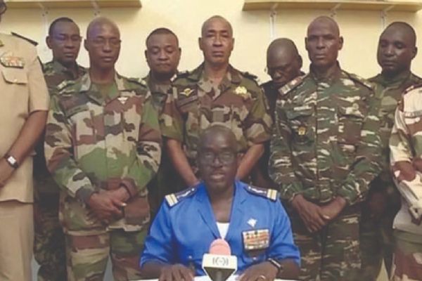 Nijer'de cunta ECOWAS'a meydan okudu