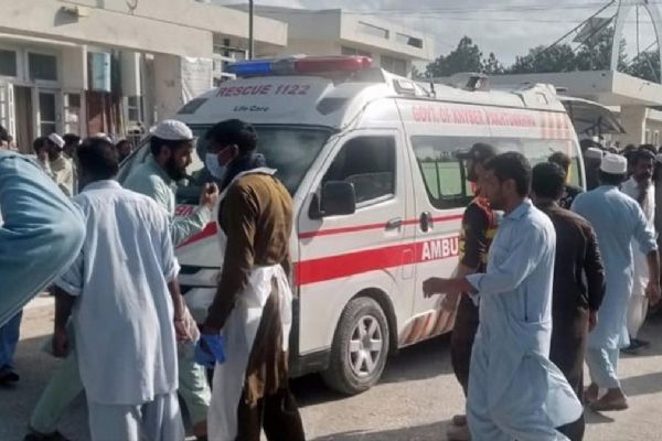 Pakistan'da kongreye bombalı saldırı! 35 kişi hayatını kaybetti