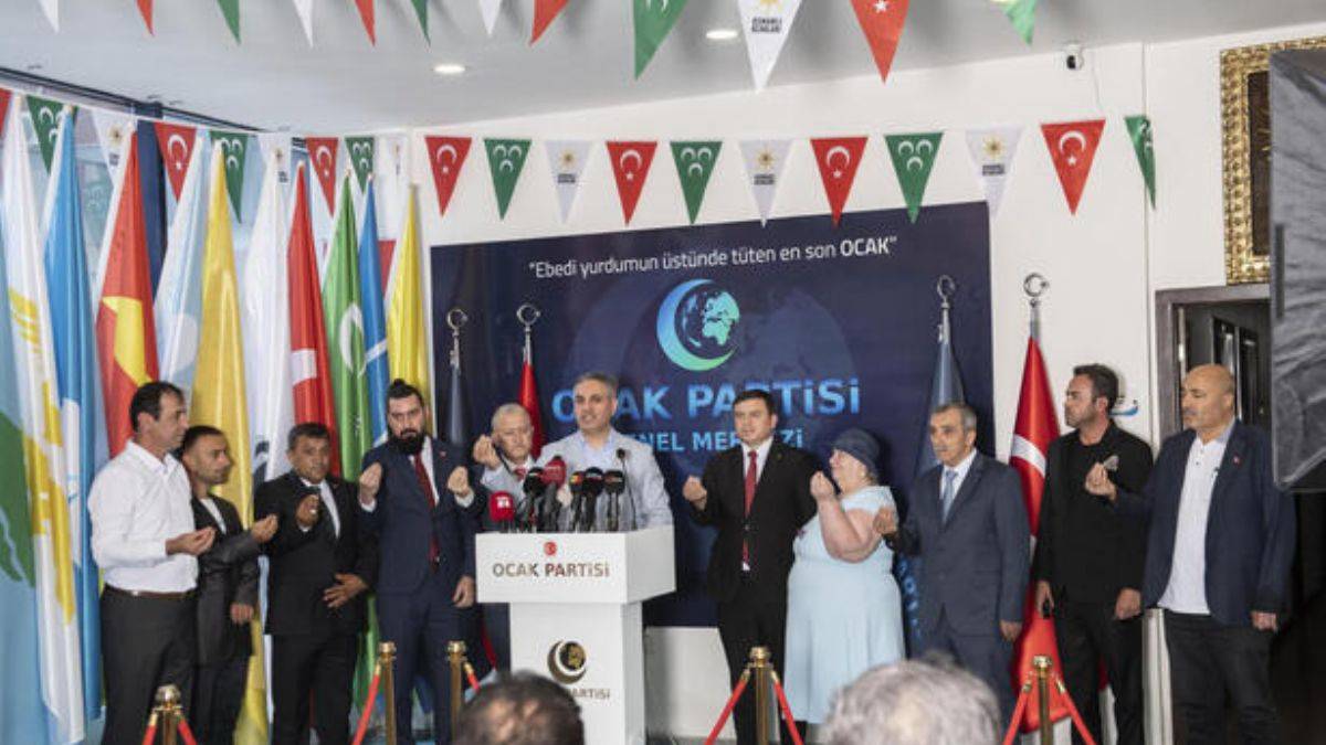 İYİ Partili 3 isim Ocak Partisi'ne geçti