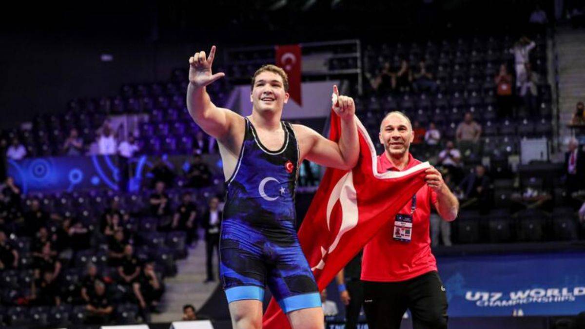 Cemal Yusuf Bakır dünya şampiyonu oldu