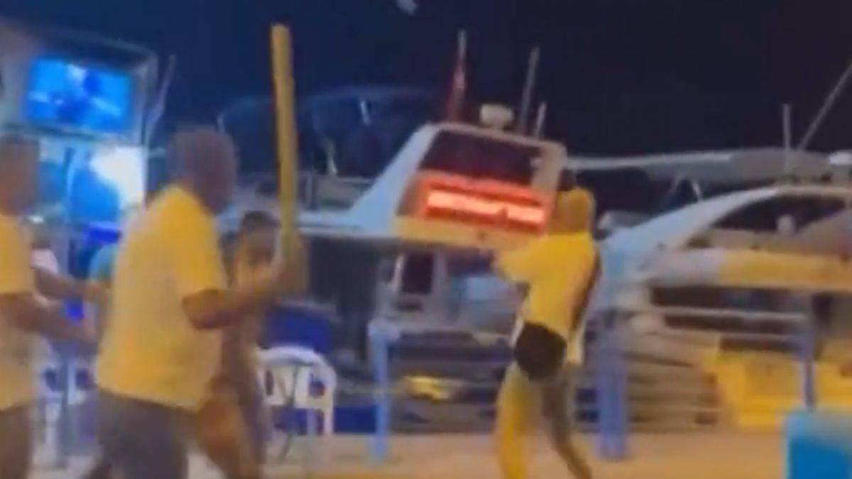 Alanya'da 6 kişi 1 kişiye sopalarla saldırdı