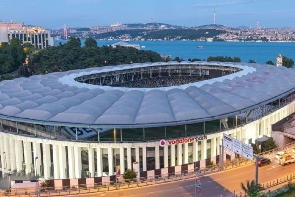 Beşiktaş'ta sponsorluk mesaisi! Görüşmeler başladı