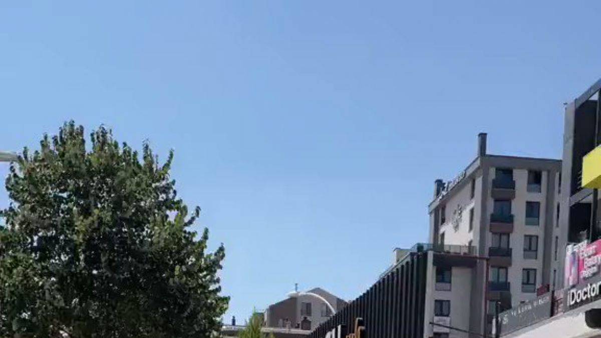 İş yerine astılar: Şaka şaka battık